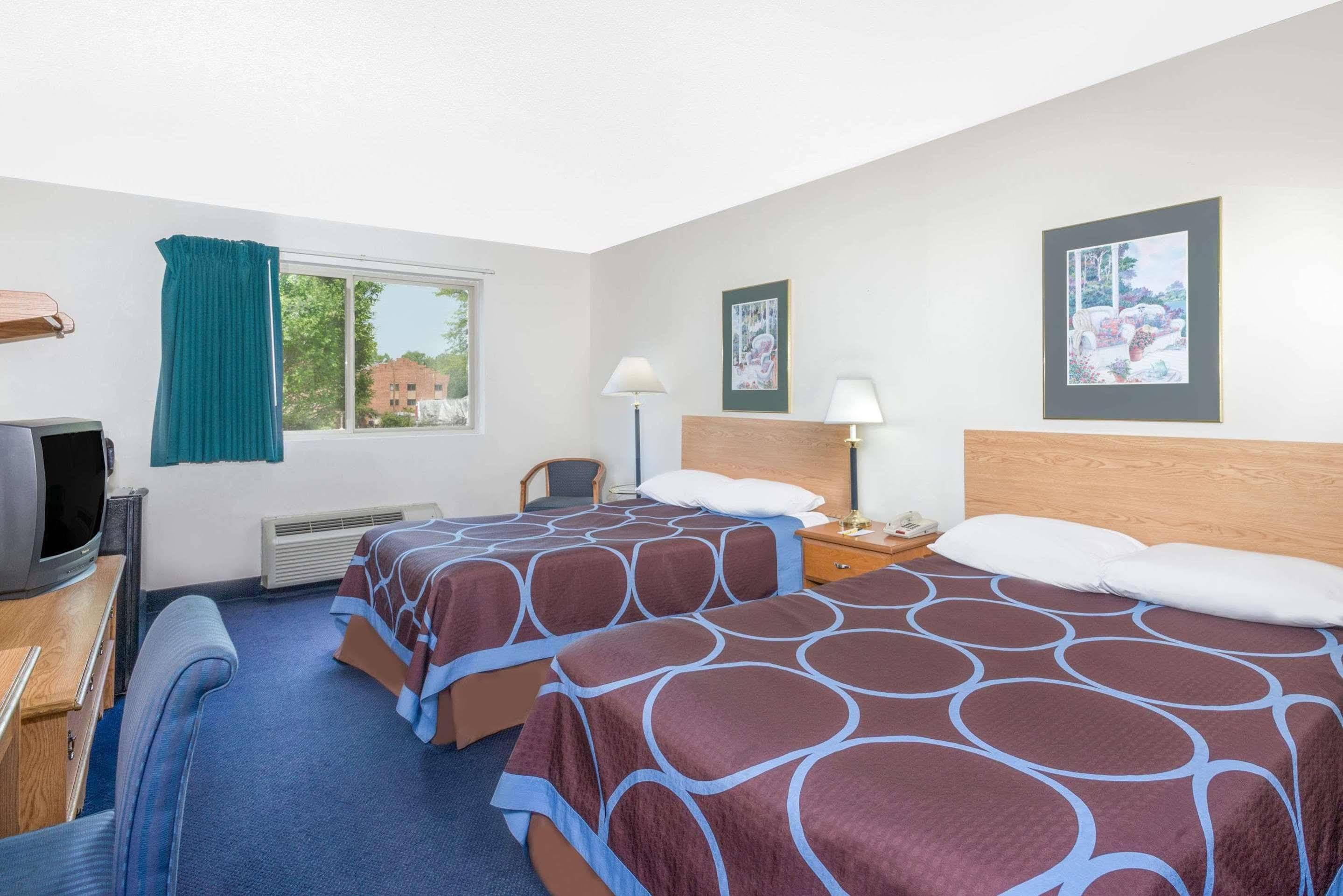 Super 8 By Wyndham Kingston Ξενοδοχείο Εξωτερικό φωτογραφία