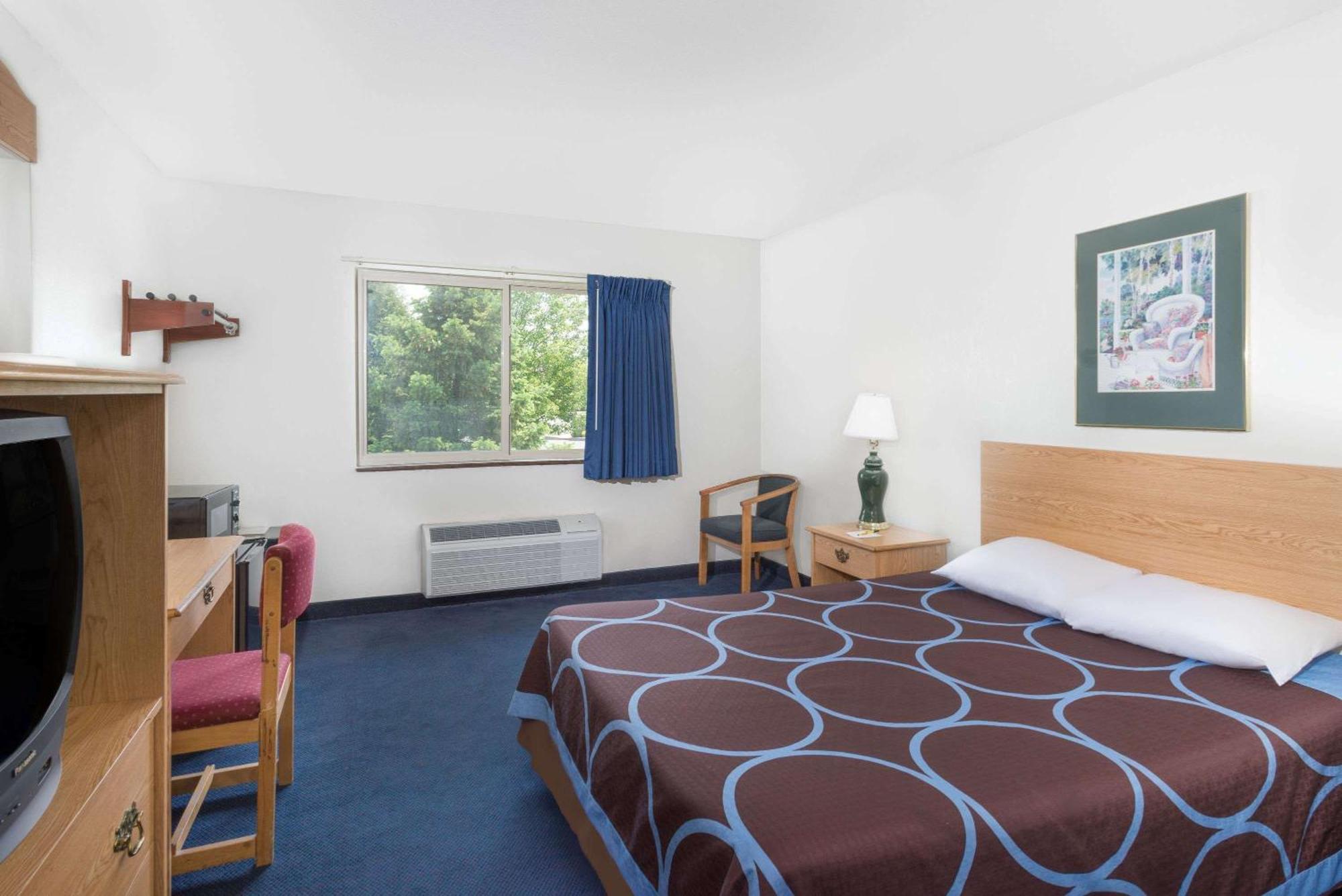 Super 8 By Wyndham Kingston Ξενοδοχείο Εξωτερικό φωτογραφία